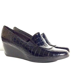Elegant Black Crocodile Pattern Wedge Shoes